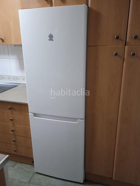 Foto b9a8ca0e-467f-4637-8ed5-537142589194. Piso  en venta en calle poeta blas de otero en Madrid