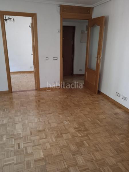Foto bfabe25d-2f49-4231-9555-6968d2115db4. Piso  en venta en calle poeta blas de otero en Madrid