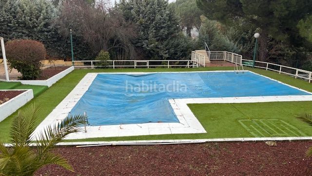 Foto b3fc5551-aeb7-41d7-a4fc-75e64e605791. Casa amb calefacció piscina a Pino Alto-Navarredonda Valdemorillo