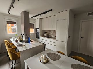 Location Duplex  Infanta mercedes. Dúplex en alquiler en calle infanta mercedes