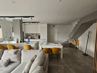 Location Duplex  Infanta mercedes. Dúplex en alquiler en calle infanta mercedes