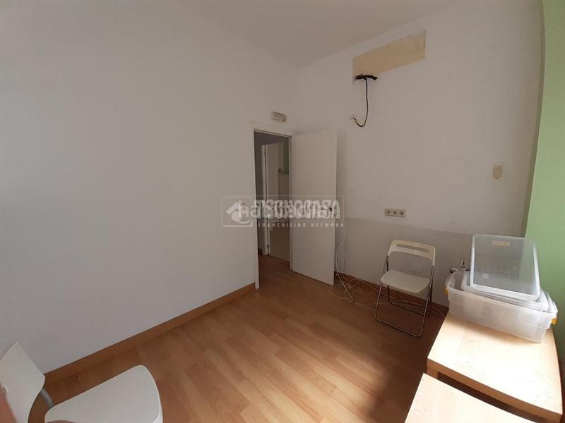 Foto b4387c2b-2d45-48ef-b39c-787995b0d110. Rent business premise in Centro Móstoles