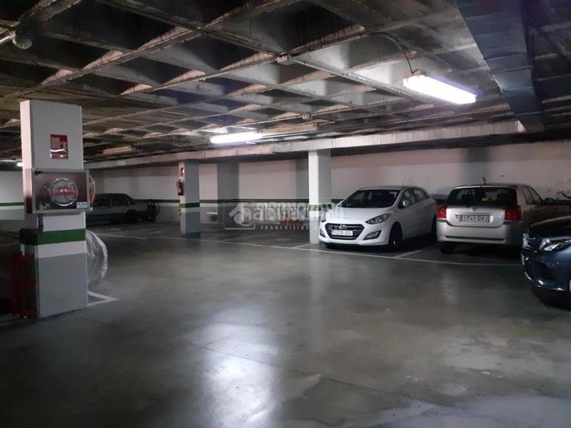 Foto 18b0fa44-b102-4f3f-bd09-c251ec73e5fc. Parking coche boxplaza de garaje en venta en Centro Móstoles