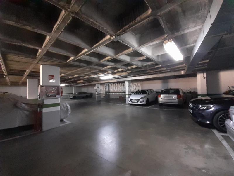 Foto 1a54f4e3-83ca-4ea2-925e-23e89035f759. Parking coche boxplaza de garaje en venta en Centro Móstoles