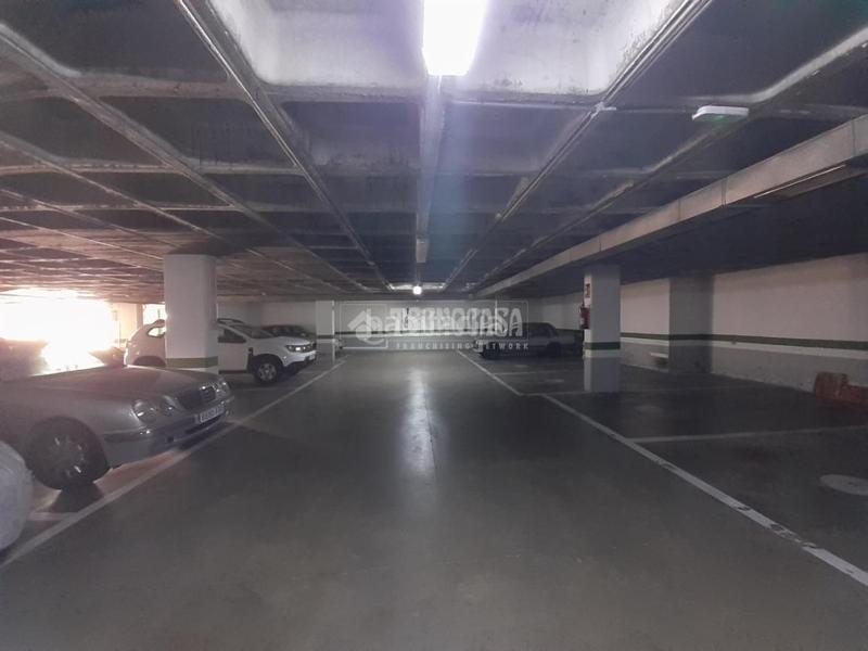 Foto 533e92e5-e5c7-4839-9b08-e489f1d5d76e. Parking coche boxplaza de garaje en venta en Centro Móstoles