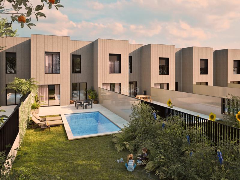 Foto 49ec77e6-5ae3-46ef-8c5a-fbc6c9ec57e5. Casa adosada 176m<sup>2</sup> en carrer de pino panera 30 en Godella