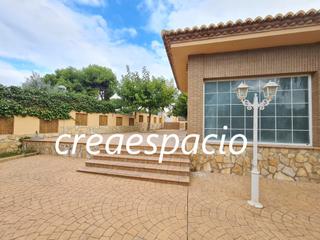 Xalet a La Cañada. Venta de chalet independiente en una planta. ideal para tu famil