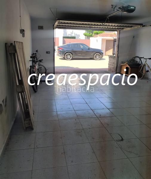 Foto c3b5bff6-ff4e-459f-890f-de58131be28a. Casa en carrer cirerers 14a en Casas Verdes Paterna