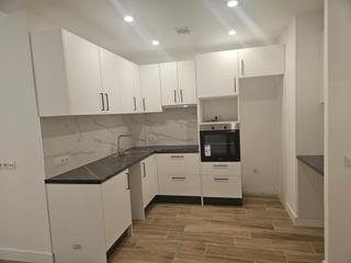 Appartement à Norte-Universidad. A estrenar loft en zona estoril ii, cocina amueblada, muy bonito