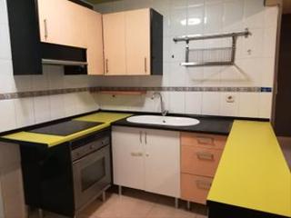 Appartement à Norte-Universidad. Piso de esquina con 2 dormitorios, antes 3, cocina americana, pa