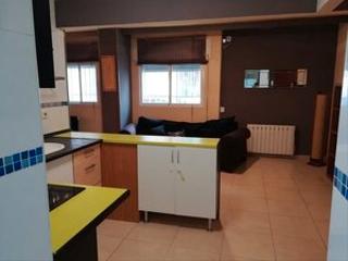 Etagenwohnung in Norte-Universidad. Piso de esquina con 2 dormitorios, antes 3, cocina americana, pa