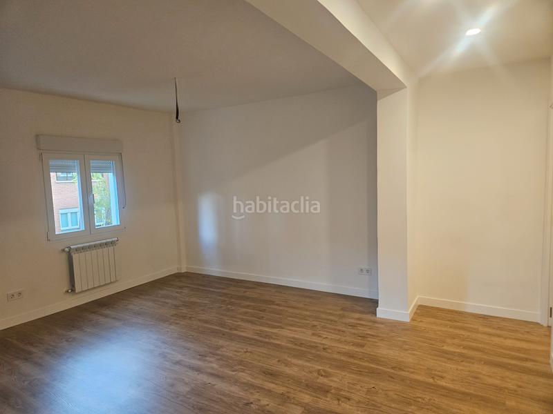 Foto 3277a381-92e7-4bf4-8b79-2e98ddda53a3. Miete etagenwohnung mit heizung in Comillas Madrid