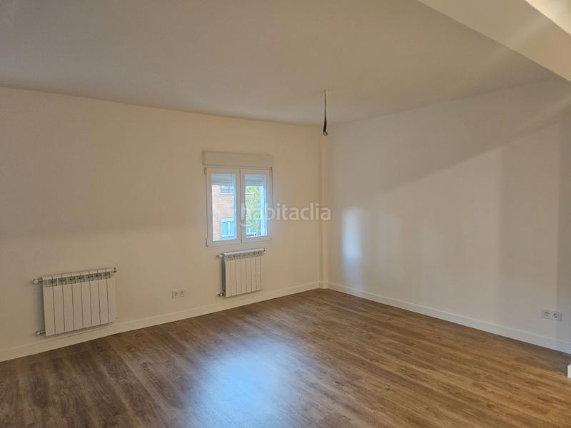 Foto 4ae42943-0daf-4b5c-af7e-36c59a94fb1b. Miete etagenwohnung mit heizung in Comillas Madrid