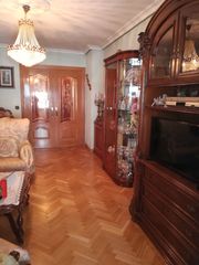 Appartement  Calle de la libertad. Estupendo piso de 4 dormitorios, 2 baños, salón independiente