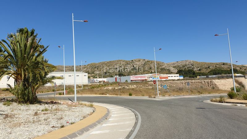 Foto f4a00061-72dc-42a6-98e4-fbef05d02f56. Area edificabile industriale in Campo Alto-Club de Campo Elda