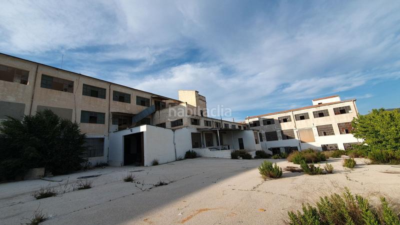 Foto c2ee9cf5-f92a-4b2b-93cd-d9e9243352cc. Industrial building in Ibi