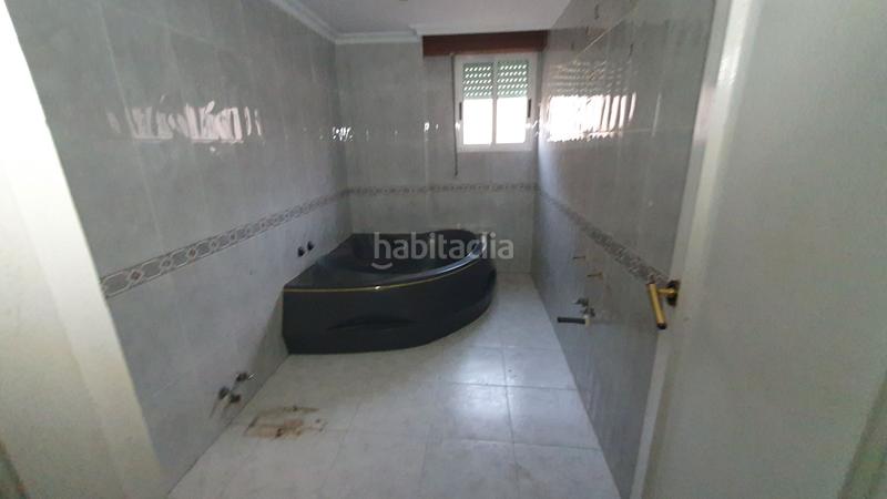 Foto 2060ccdc-5d44-4ec6-af6a-50bc14e137ec. Edificio  , planta baja local y planta primera viviendas 153.500 euros en Onil