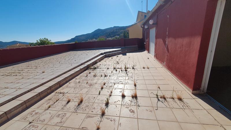 Foto 7f956afc-1022-48de-9233-63920beb2733. Edificio  , planta baja local y planta primera viviendas 153.500 euros en Onil