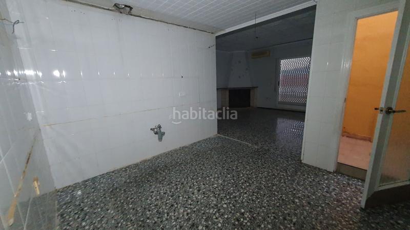 Foto c85e8d11-2bc1-4feb-9064-08cea16b9eb5. Edificio  , planta baja local y planta primera viviendas 153.500 euros en Onil