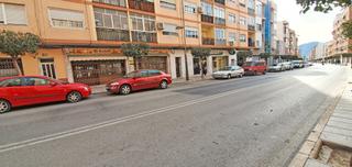 Local Comercial a Avinguda elda 62. Petrer. venta de 3 locales avd. elda. precio 75.000euros. (219 m