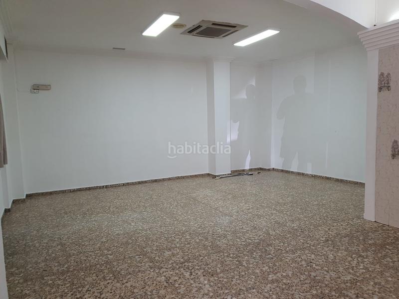 Foto 04479371-8c6f-47cf-8c2d-7968feb8d5af. Lloguer local comercial a Petrer