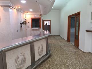 Lloguer Local Comercial a Petrer. Av. madrid; local 253 m2 con varias entradas.