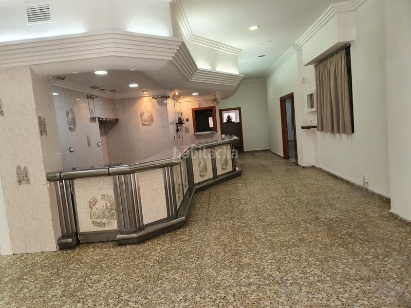 Foto f5c1a624-c7ae-4f1b-88db-56937253ed2d. Lloguer local comercial a Petrer