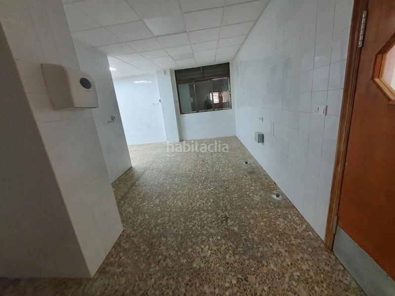 Foto f6c8ea80-2e75-47c0-893d-aa8232045b14. Lloguer local comercial a Petrer