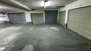 Aparcament cotxe  Calle lamberto amat. Plaza de garaje-trastero para dos coches. precio 19.900 euros. z