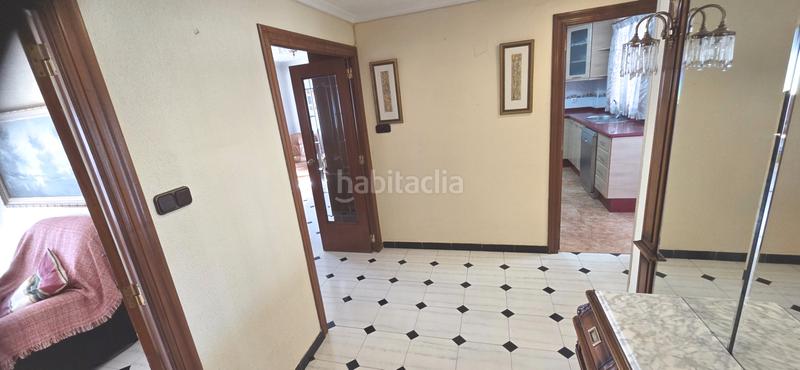 Foto 8d4a535a-cd95-4a72-a593-6b4f54b98f6b. Piso , a una manzana de plaza castelar. soleada vivienda. precio 119.000 euros en Elda