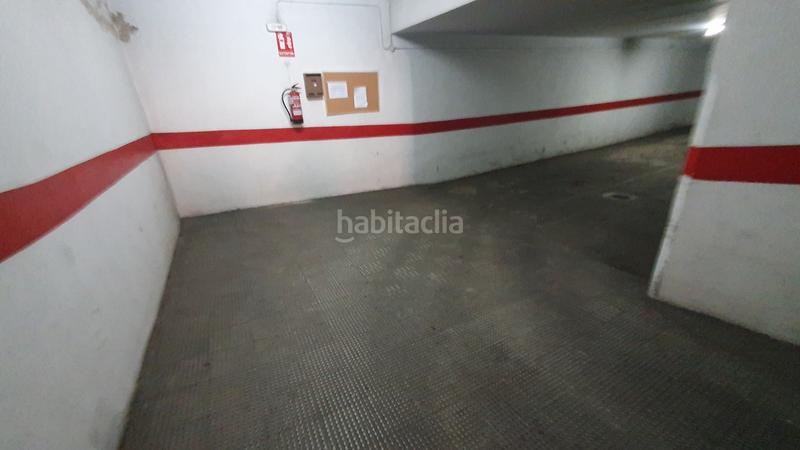 Foto dfe931da-49fe-4fbf-bb54-272dbbd94f04. Autoparkplatz in Petrer