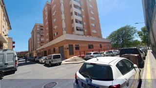 Local Comercial a Las Trescientas-San Francisco-Ciudad Vergel. Local 411 m2. zona avd. ronda. precio 125.000 euros