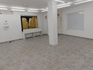 Lloguer Local Comercial a Plaza de Toros-Avenida Chapí-Trinquete. Lolocal 110 m2, entrada vehículos, escaparate. ideal para comerc