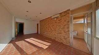 Piso en Plaza de Toros-Avenida Chapí-Trinquete. Piso elda, ascensor, cerca avd. chapi, precio 80.000 euros