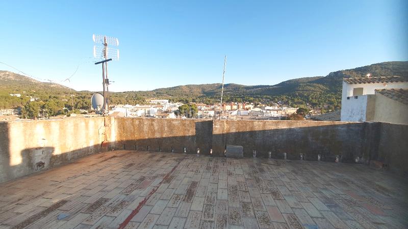Foto 56179f15-6316-4aee-97b0-e37694376740. Casa , casa en zona cercana al castillo. precio 65.000 euros en Biar