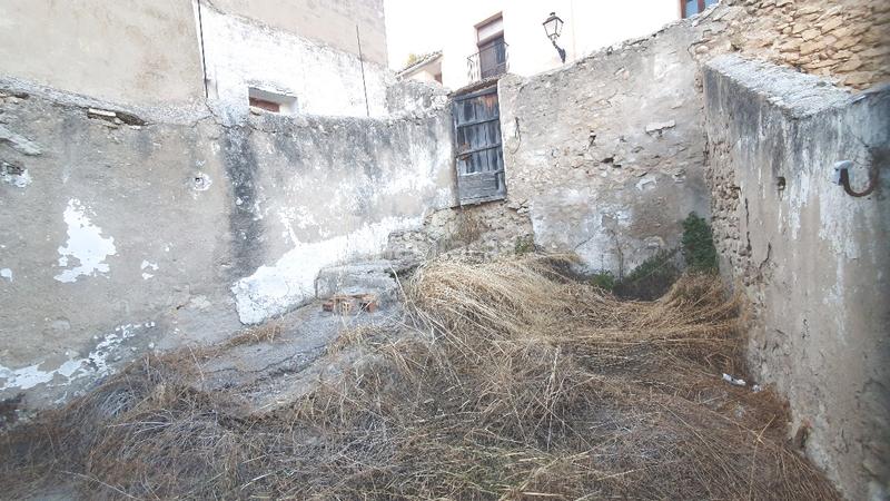 Foto f87b2ed0-490a-46e2-bdf0-e7398d51cbb4. Casa , casa en zona cercana al castillo. precio 65.000 euros en Biar