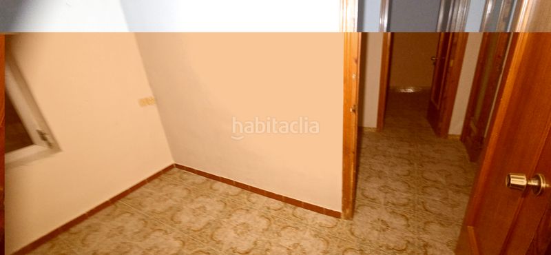 Foto 91cd3b34-f67d-4f45-b491-a09ae8eb2fee. Casa amb xemeneia a Banyeres de Mariola
