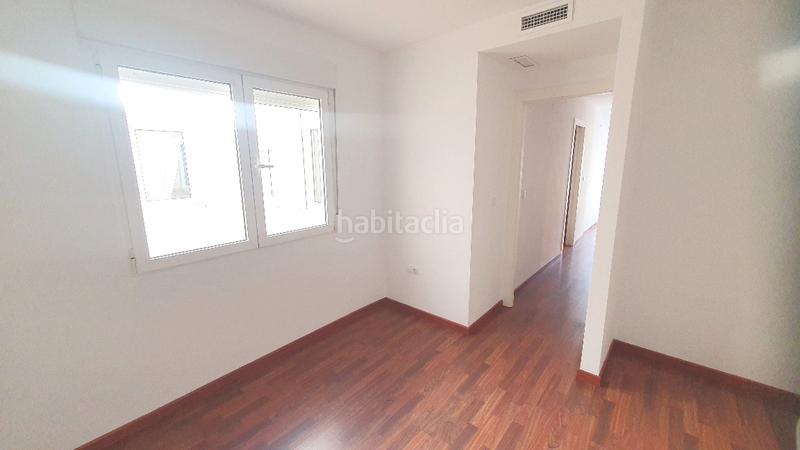 Foto 1d5cd1f6-6680-4e75-af20-b2c6fd0a3a91. Attico con parcheggio in Fraternidad Elda