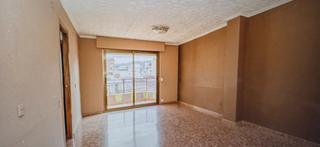 Appartement à Plaza Castelar - Mercado Central. Elda, zona centro, piso con acensor 119 m2. precio 103.000 euros