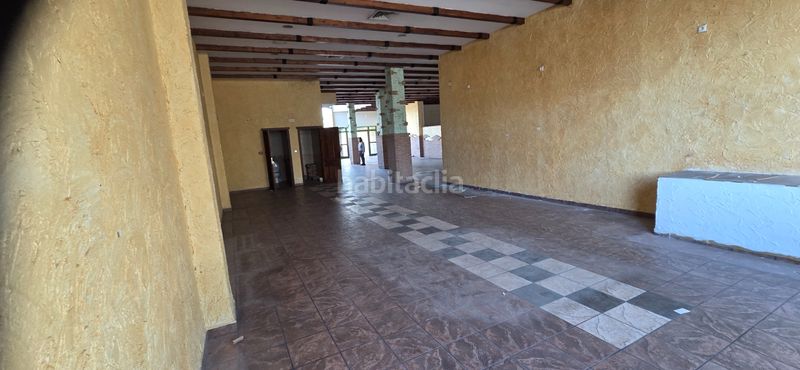 Foto 4e6b6b87-4165-4a94-bb6c-ed5cb488ff00. Local comercial a Romana (la)