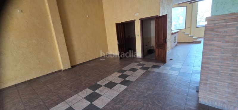 Foto b900700a-6d19-4ac5-a5e3-0c5dec4eb3e0. Local comercial a Romana (la)