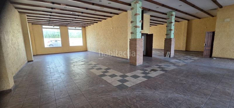 Foto c6adc7dd-7140-4813-a652-40c8891ee2e6. Local comercial a Romana (la)
