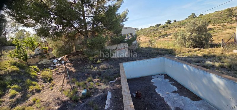 Foto 9a0d4881-1477-40cc-8f60-0755ca50a326. Xalet amb xemeneia piscina a Pinoso