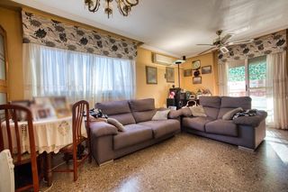 Appartamento  Calle pi y margall. Piso elda. cercano a  plaza castelar. precio
