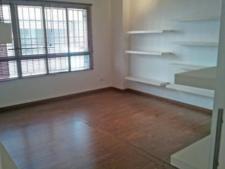 Lloguer Oficina a Plaza Castelar - Mercado Central. Oficina 80 m2, agua y luz. excelente zona. 450€