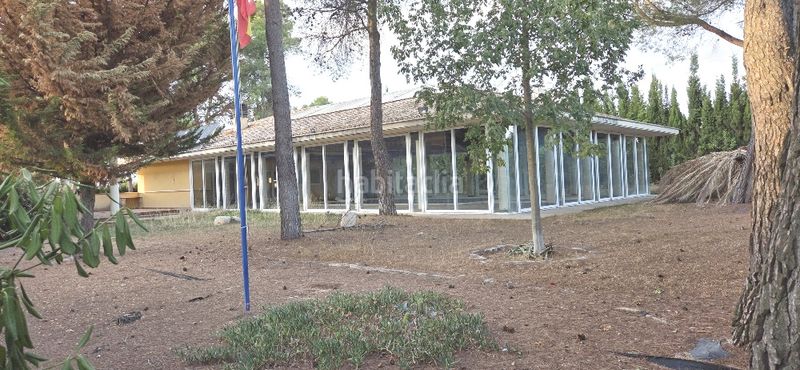 Foto 2f8f7e75-20fa-4b04-a54c-1b80c865fa6a. Xalet amb xemeneia calefacció aparcament piscina a Banyeres de Mariola