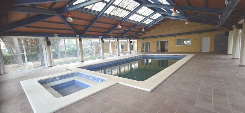 Foto 798c7927-c2f7-4109-bf08-a95194056495. Xalet amb xemeneia calefacció aparcament piscina a Banyeres de Mariola