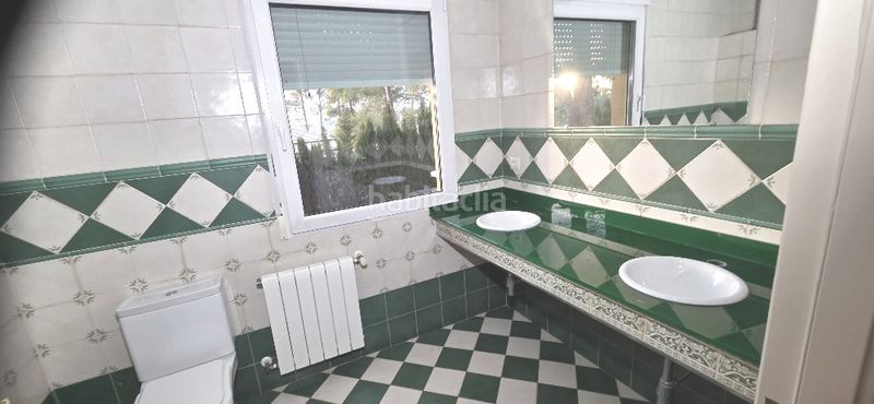 Foto dfb54284-ac42-41c8-86c3-f8f97ec3a4c9. Xalet amb xemeneia calefacció aparcament piscina a Banyeres de Mariola