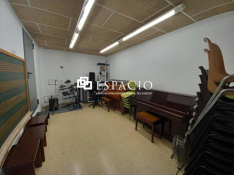 Foto 4f628bd7-ebe6-4e76-8b1f-183d4a49447b. Local comercial estupendo local en peramas!! en Peramàs Mataró