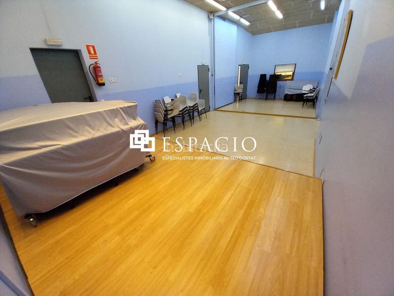 Foto c718773f-8a58-43fb-98a5-9f737627ad85. Local comercial a Peramàs Mataró